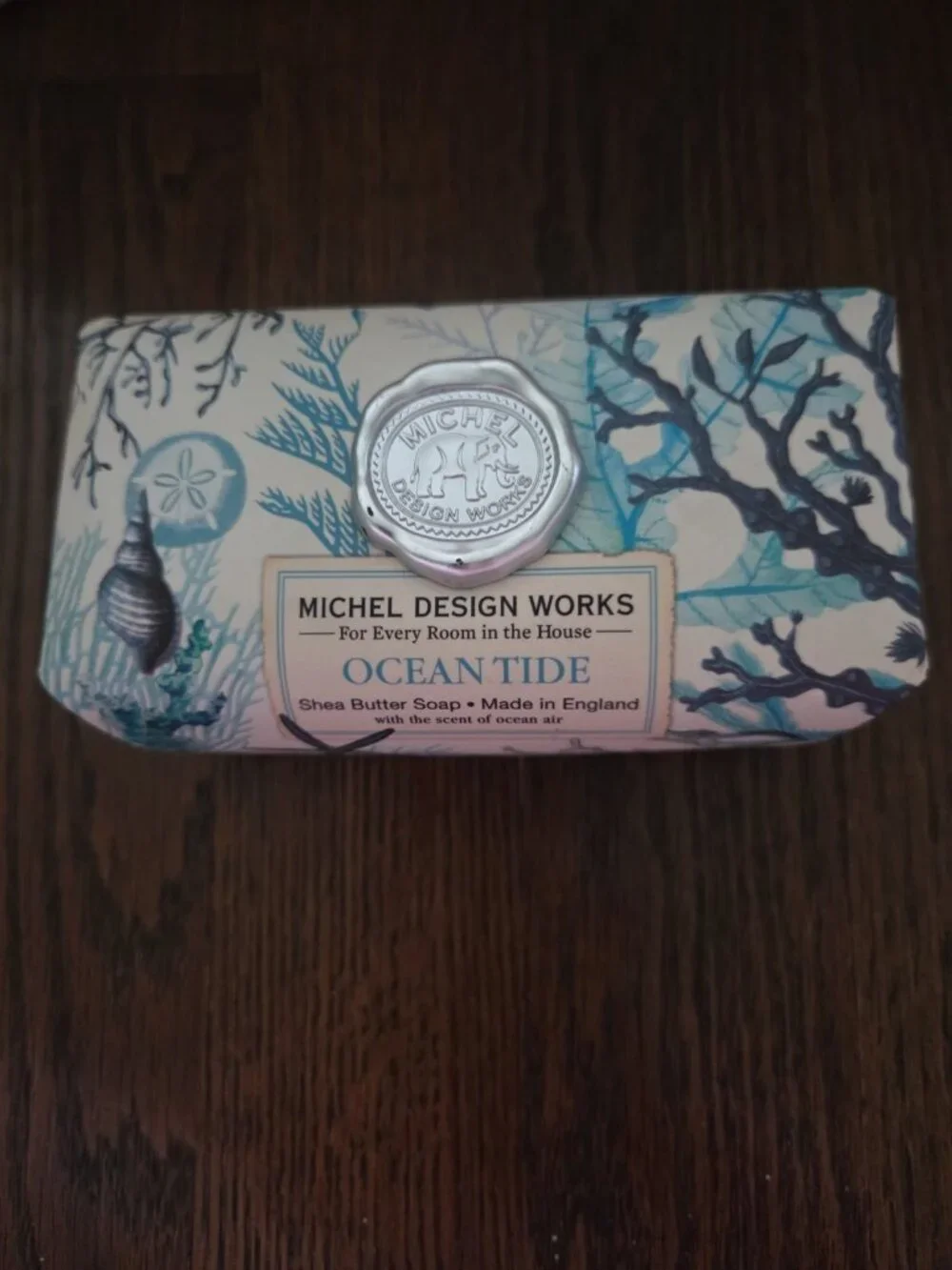 Michel Design Works Ocean Tide Large Bath Soap Bar Ocean Air & Dewy Melon Scent